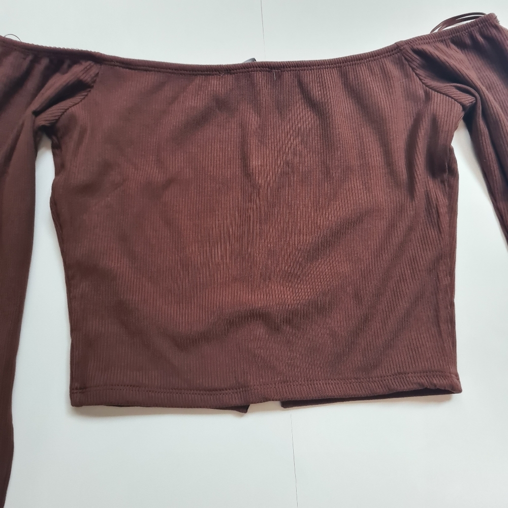 Naked wardrobe off shoulder long sleeve cropped top in chocolate brown - Picture 8 of 9